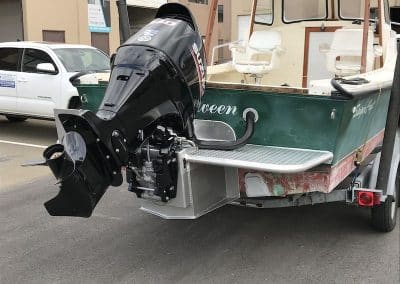 outboard-engine-bracket-gobetween-boat-right-rear-view-with-engine-on