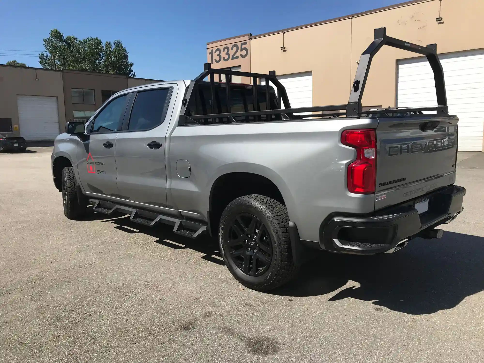 custom-truck-weld-project a white boat with a white hard t top